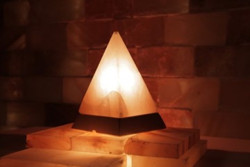 Solná lampa elektrická Pyramida